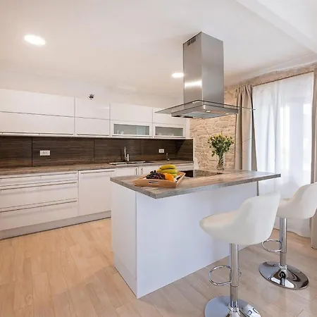 Gambin Holiday home Kastelir