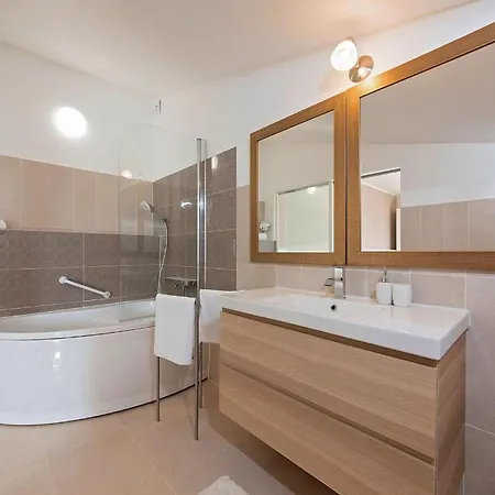 Gambin Holiday home Kastelir